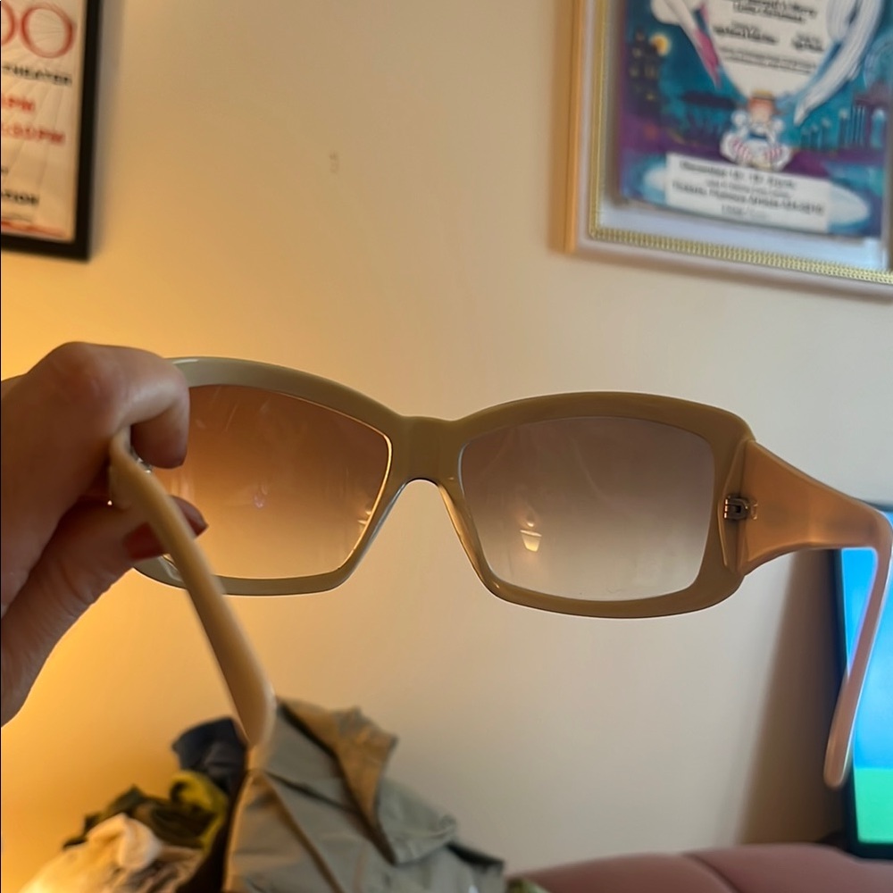 Versace Mod Sunglasses - Picture 4 of 4